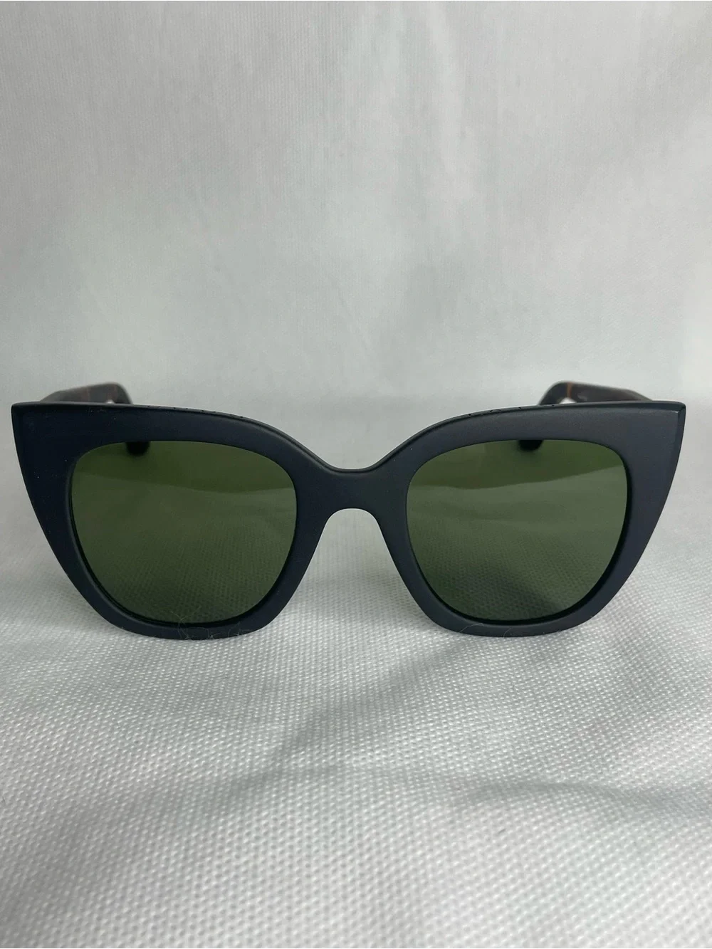 TOMS Sydney Traveler Collection CatEye Sunglasses Tortoise Frame Green Tint Lens